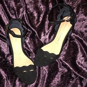 black strappy kitten heels😻✨